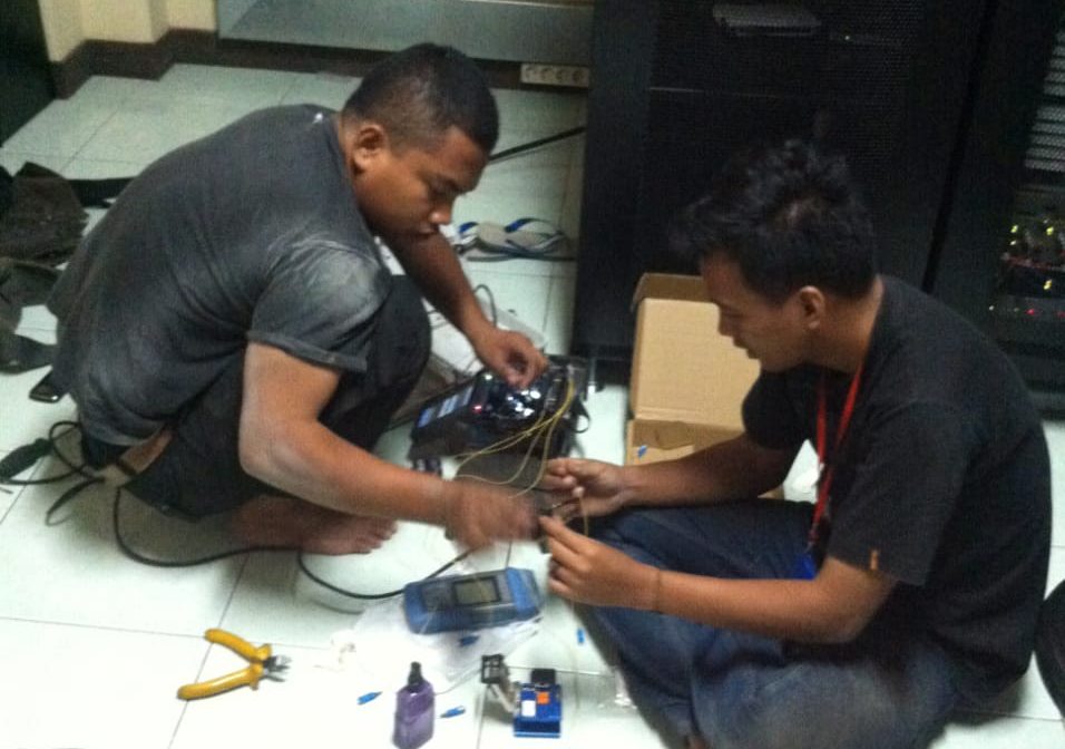 Splicing Fiber Optic (FO) di Perusahaan | Bitmatic